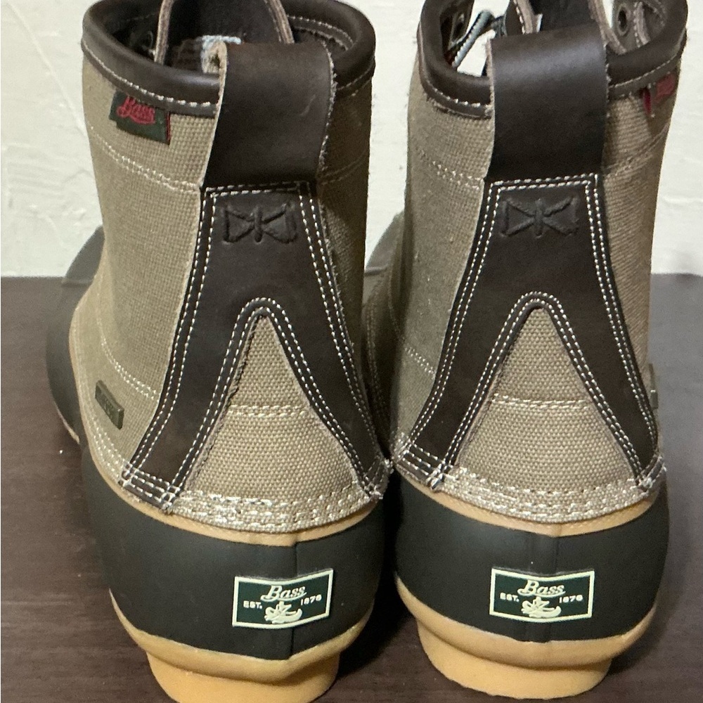 G.H. Bass & Co. Men's Duck Boots - Olive and Tan - Picture 4 of 8